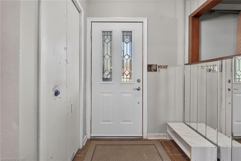 10 Tracey Road Property Photo 8
