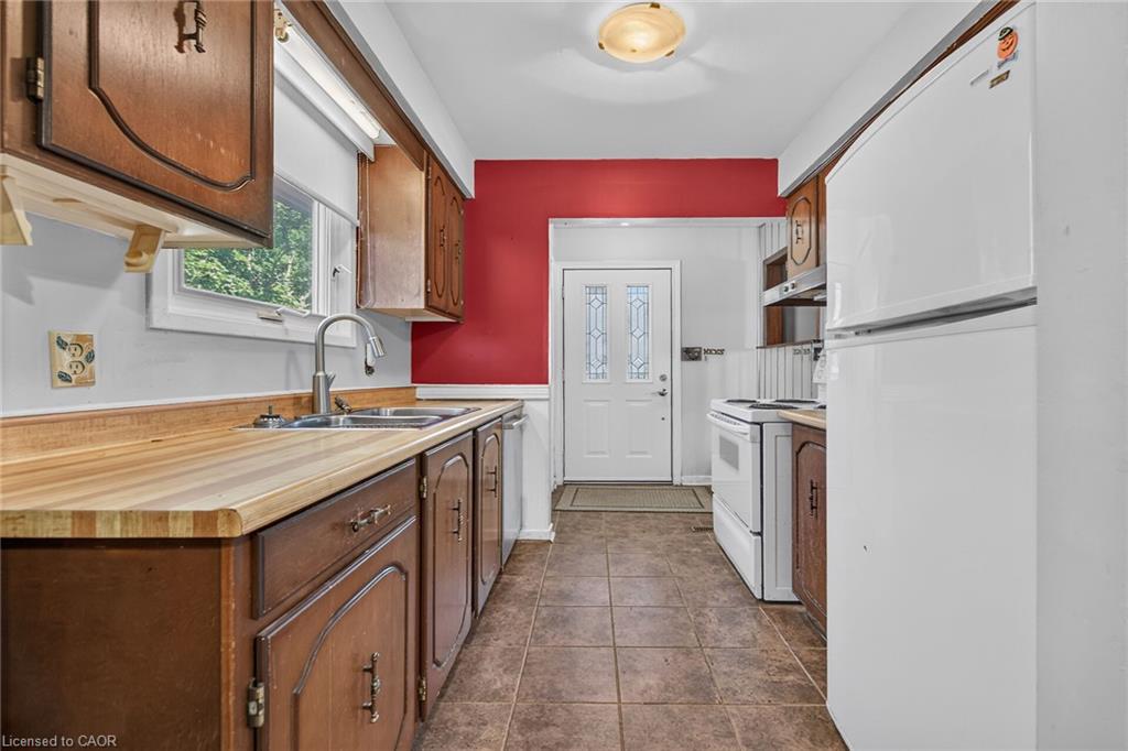 10 Tracey Road Property Photo 9