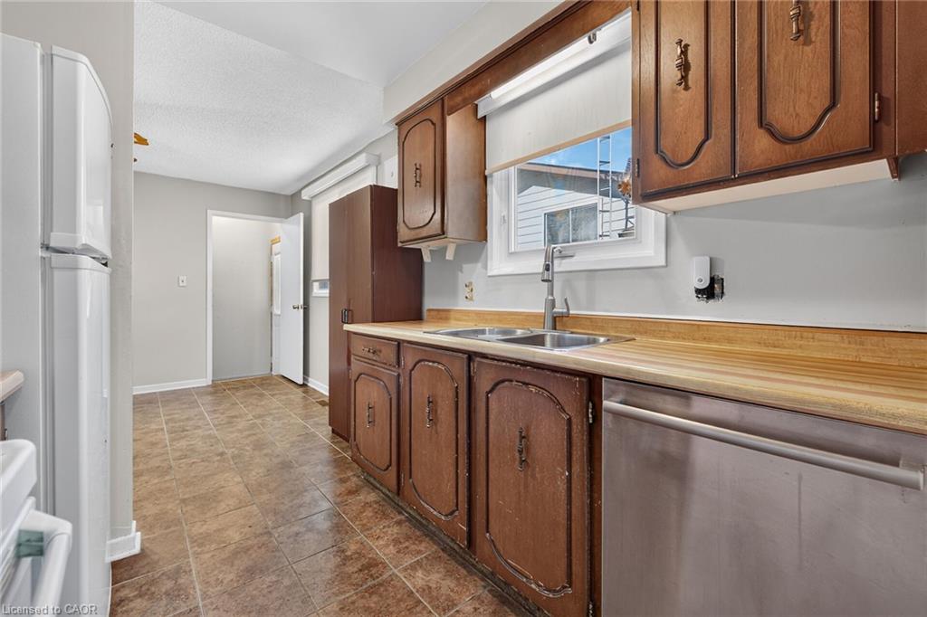 10 Tracey Road Property Photo 12