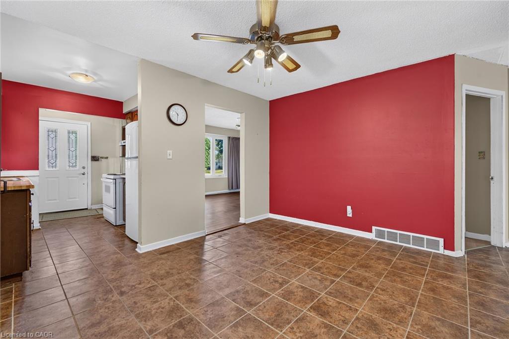 10 Tracey Road Property Photo 13