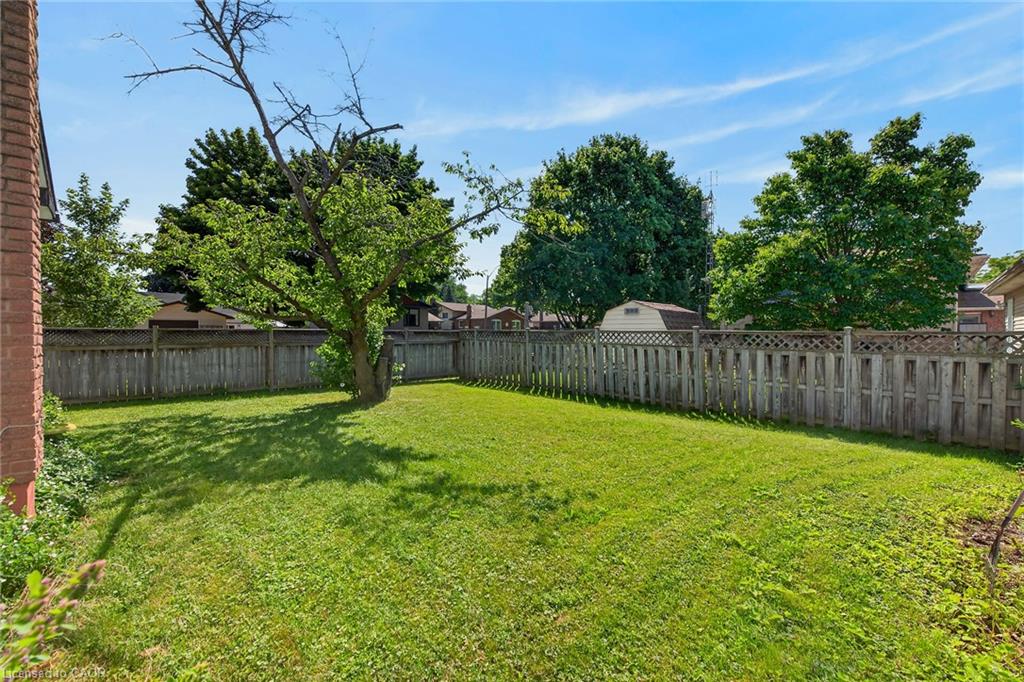 10 Tracey Road Property Photo 37