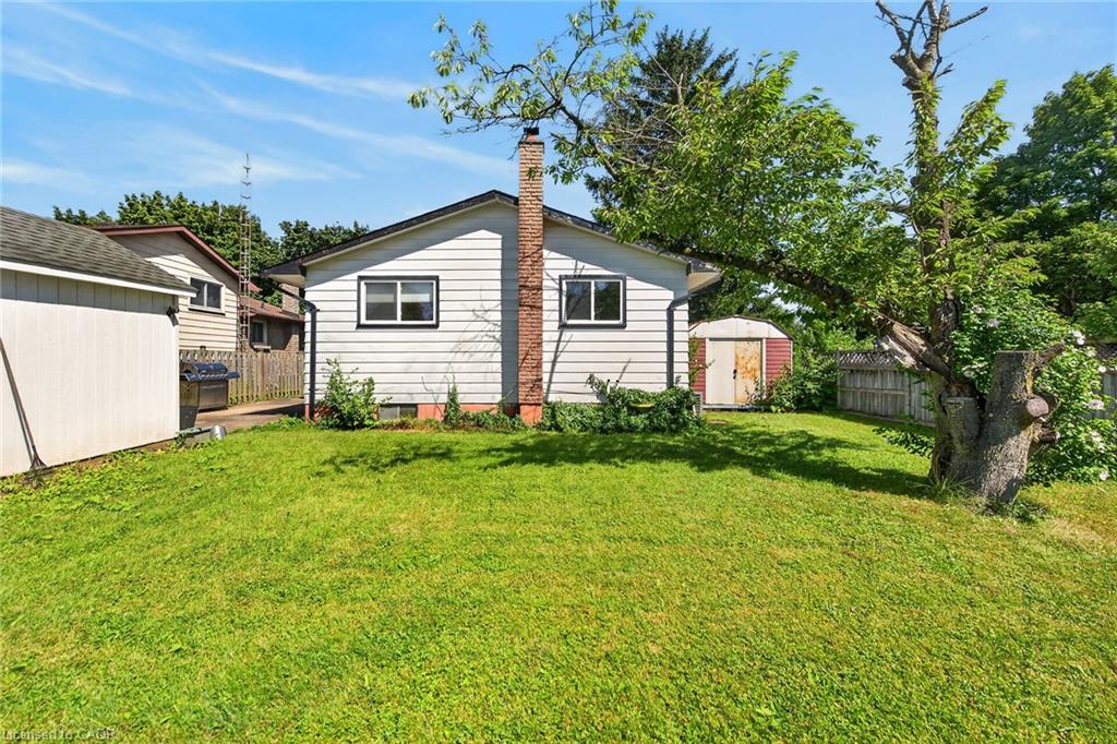 10 Tracey Road Property Photo 39