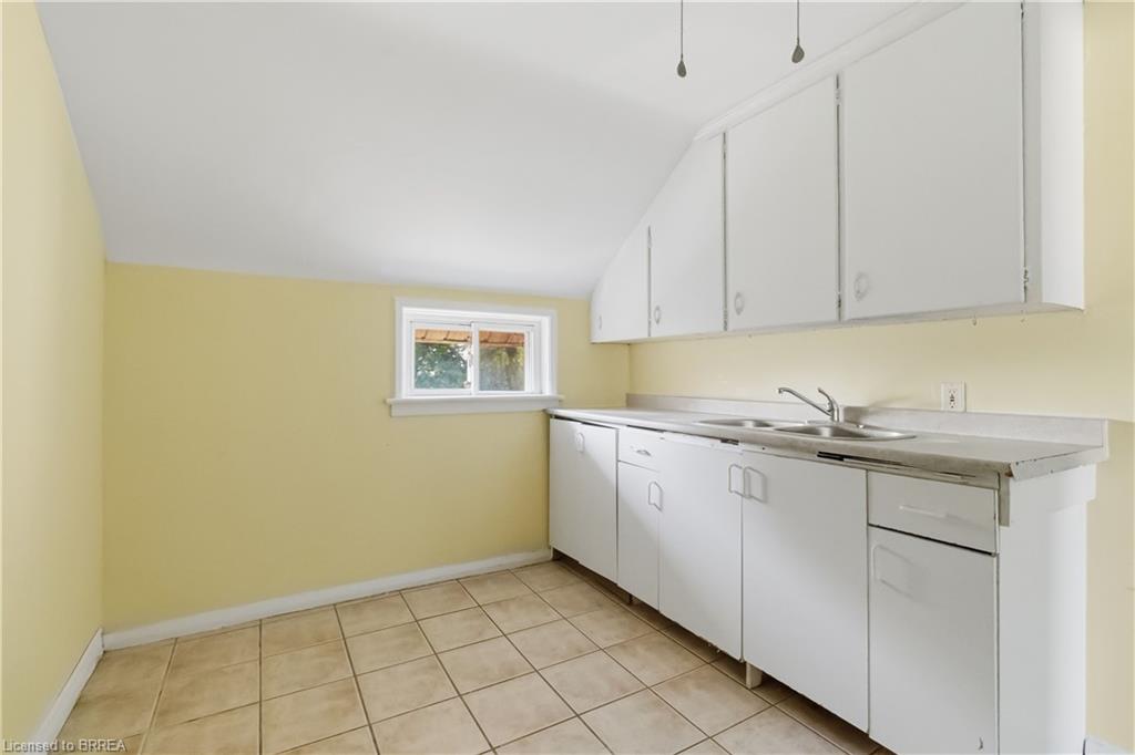 1-301 Campbell Street Property Photo 7
