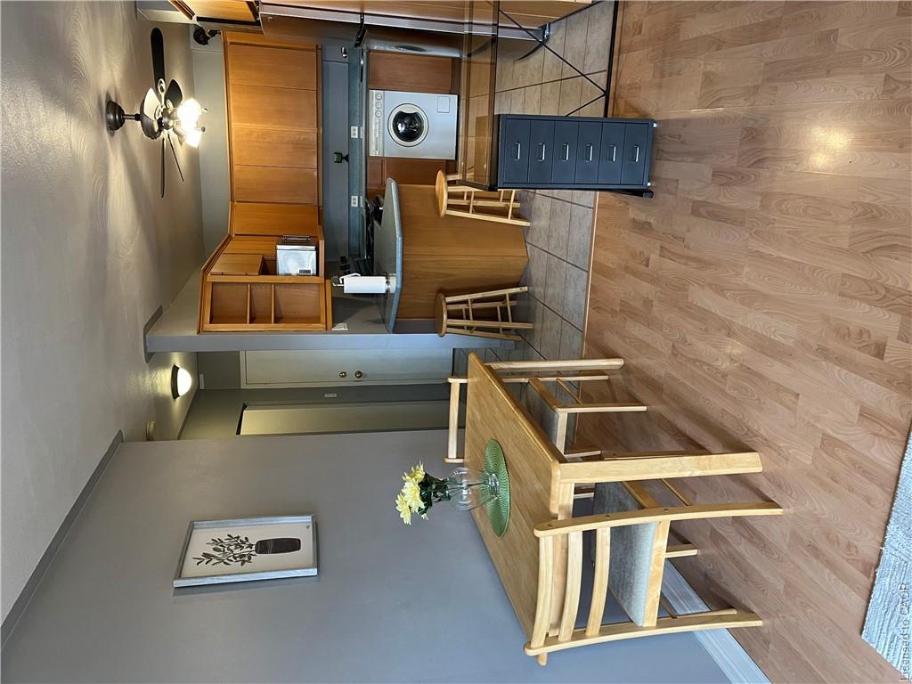 502-141 Catharine Street Property Photo 3