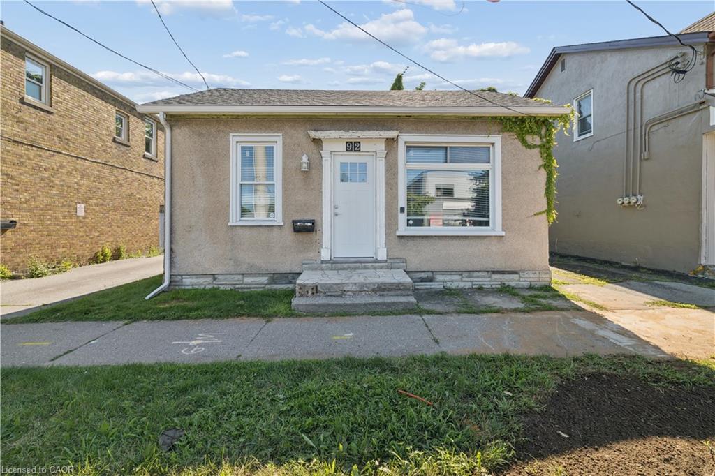 92 Lake Street Property Photo 2
