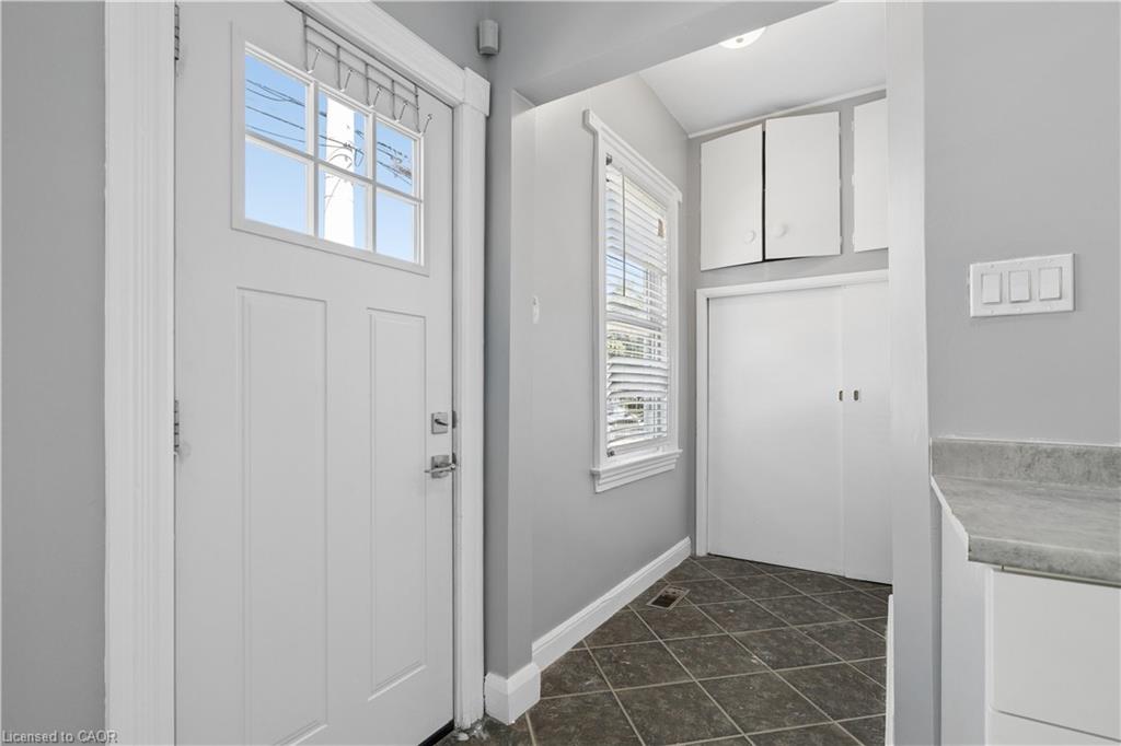 92 Lake Street Property Photo 5