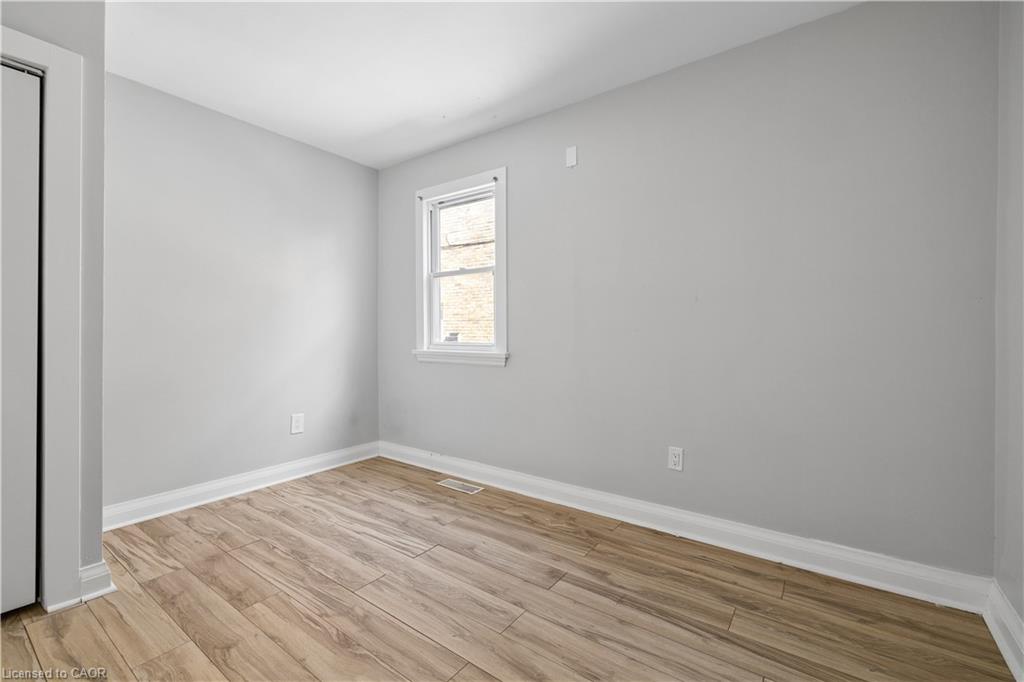 92 Lake Street Property Photo 23
