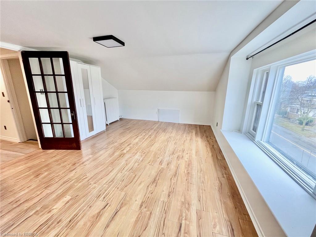 3-220 Nelson Street Property Photo 3