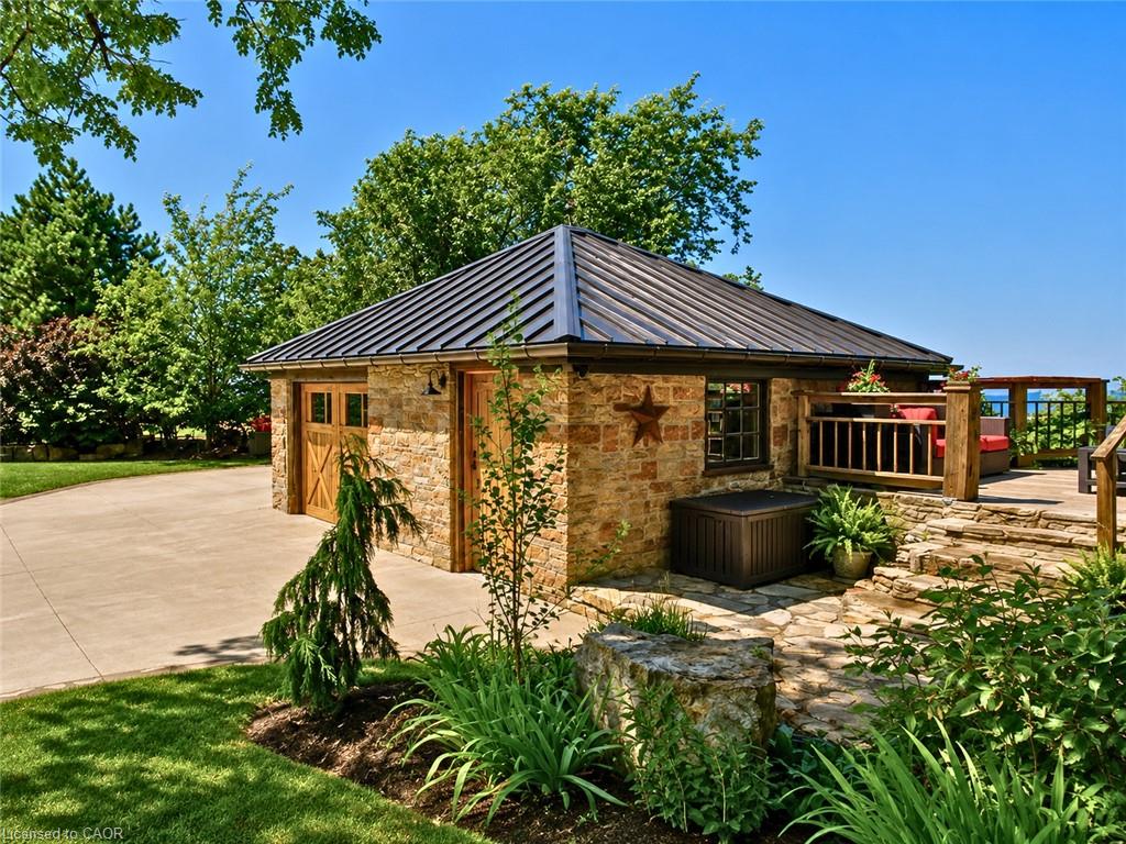 665 Ridge Road Property Photo 4