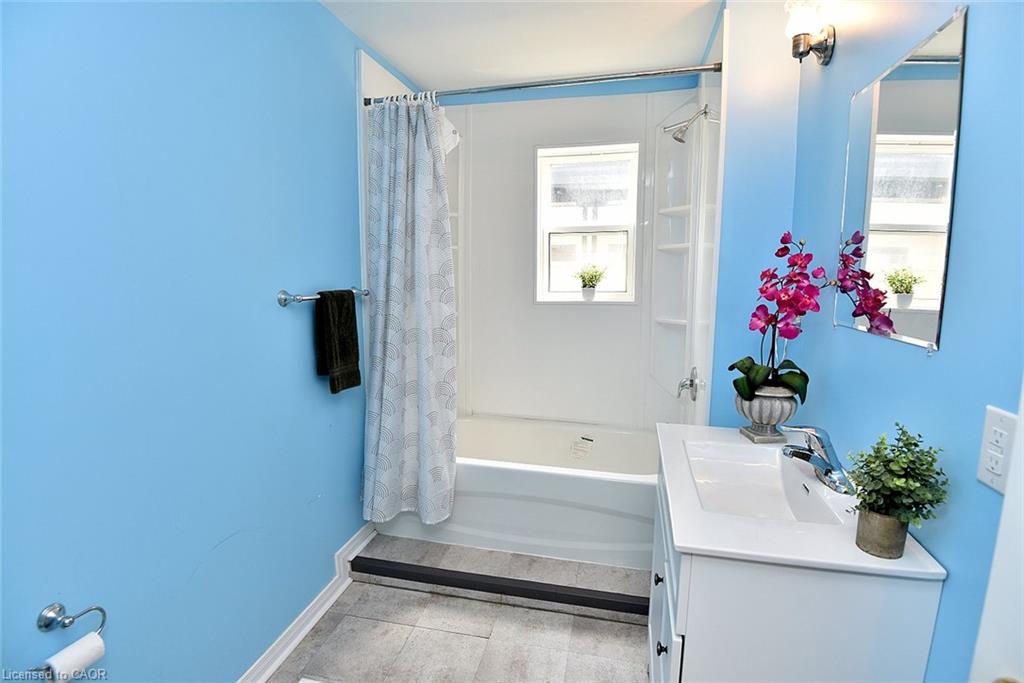 340 King Street W Property Photo 16