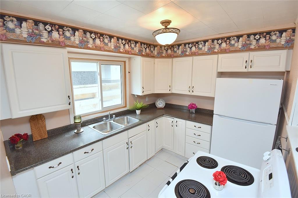 340 King Street W Property Photo 25