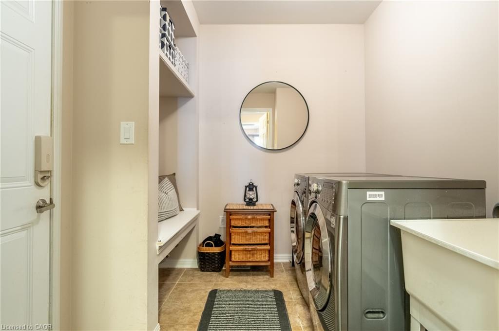 468 Coombs Court Property Photo 16