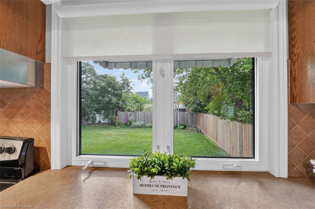 23 Lakeview Avenue Property Photo 8