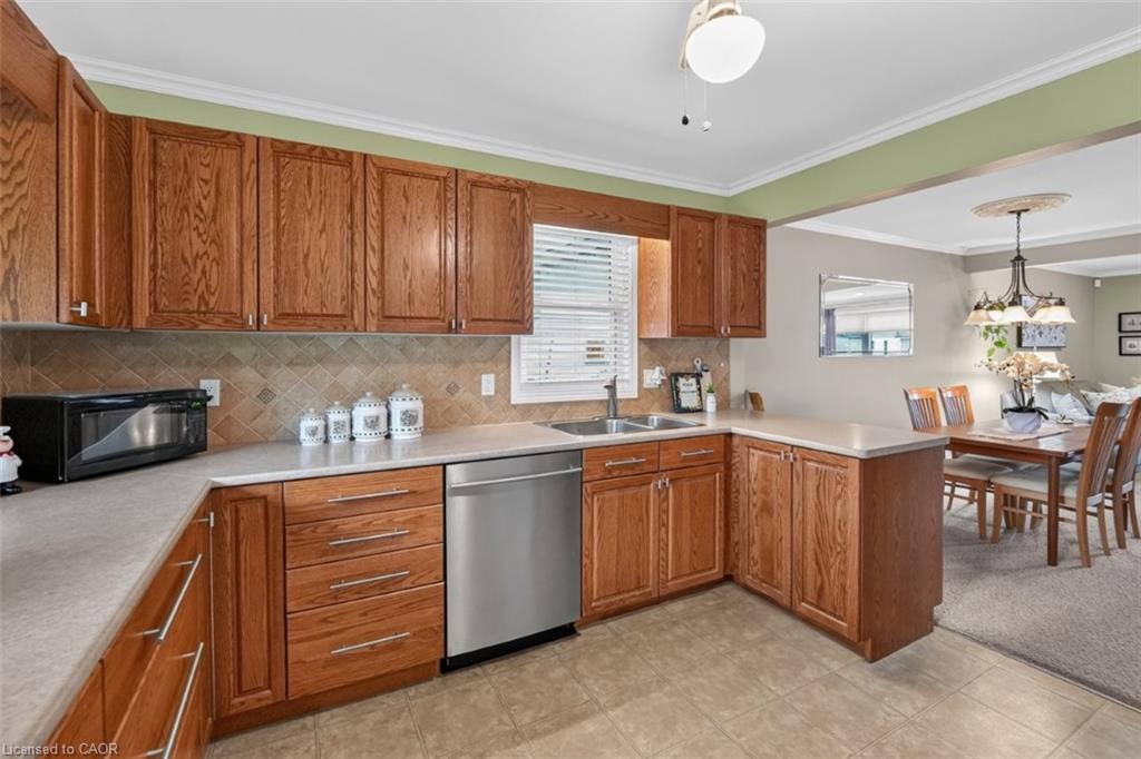 23 Lakeview Avenue Property Photo 9