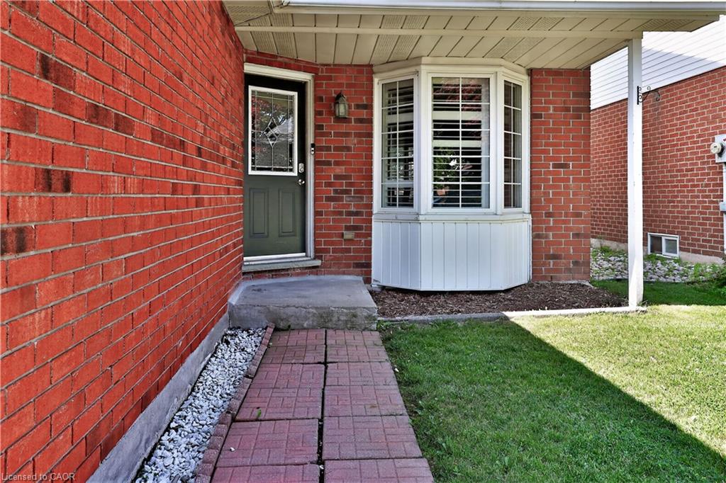 2102 Salma Crescent Property Photo 5