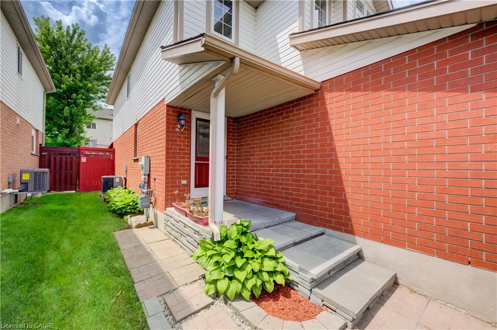 27 Bridlewreath Street Property Photo 2