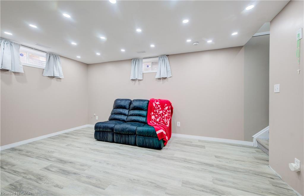 27 Bridlewreath Street Property Photo 29