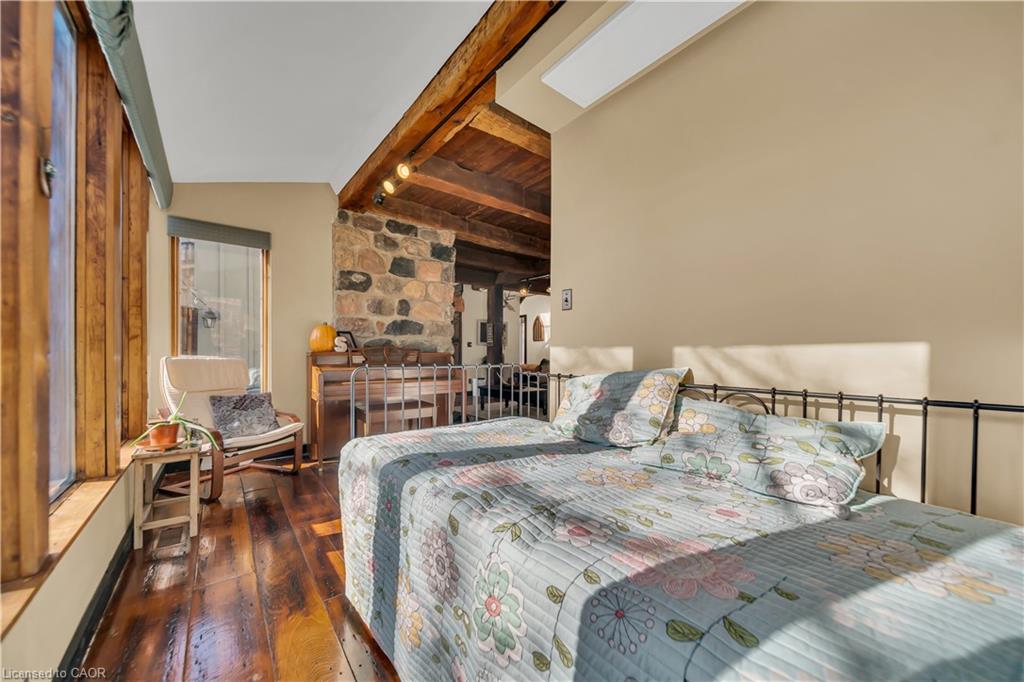4766 Hyndman Drive Property Photo 10