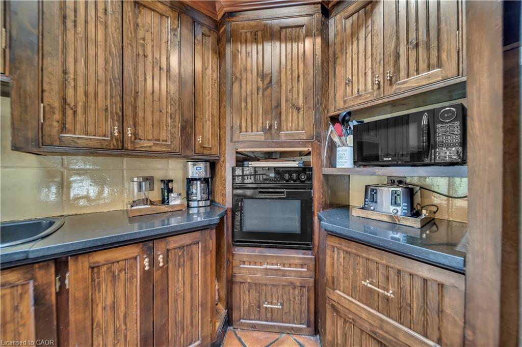 4766 Hyndman Drive Property Photo 13