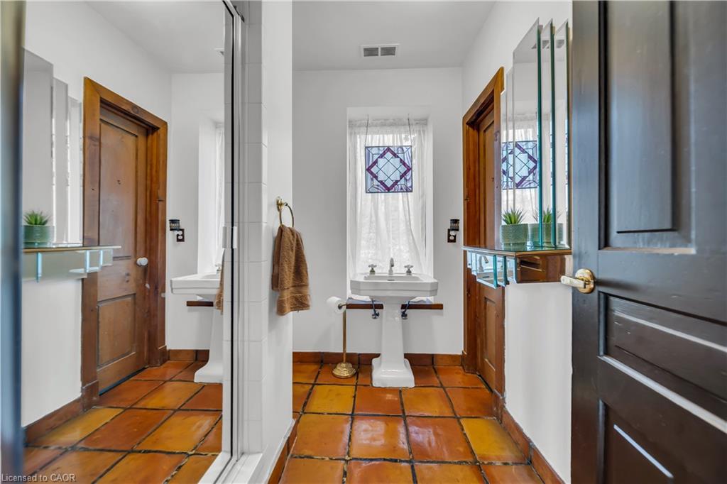 4766 Hyndman Drive Property Photo 34