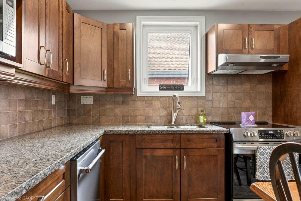 328 East 19th Street Property Photo 10