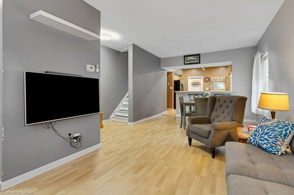 456 Margaret Street Property Photo 4