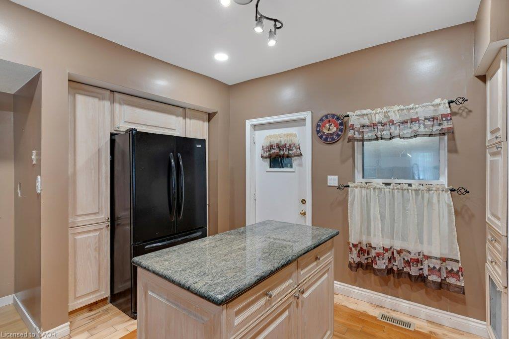 456 Margaret Street Property Photo 12
