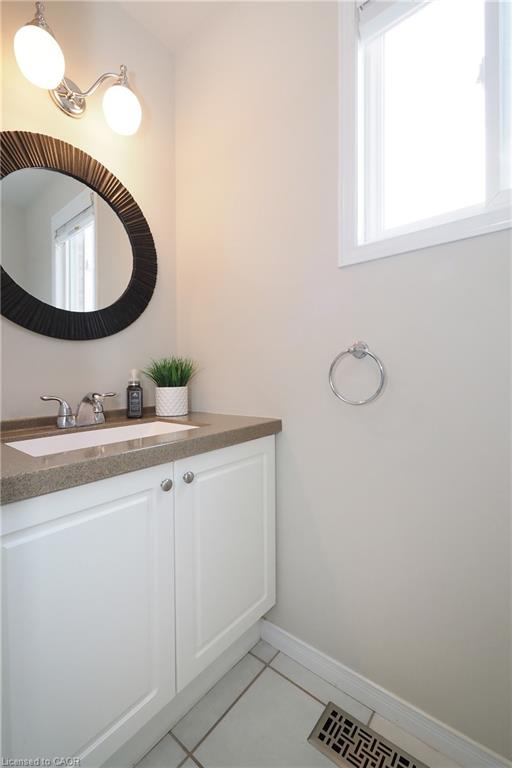 A-218 Inverhuron Crescent Property Photo 14