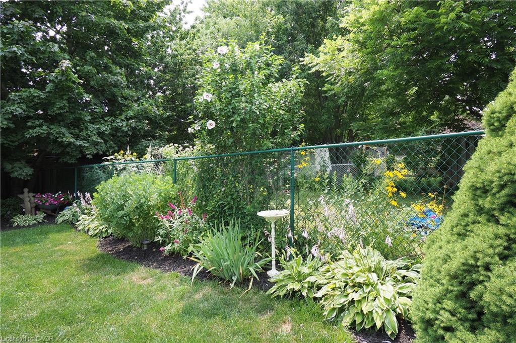 A-218 Inverhuron Crescent Property Photo 31