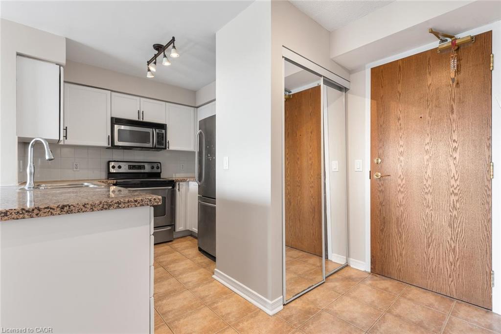 1707-4889 Kimbermount Avenue Property Photo 9