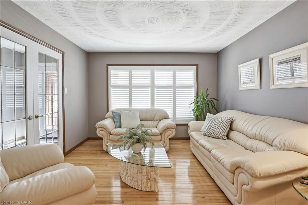 32 Highbury Drive Property Photo 5
