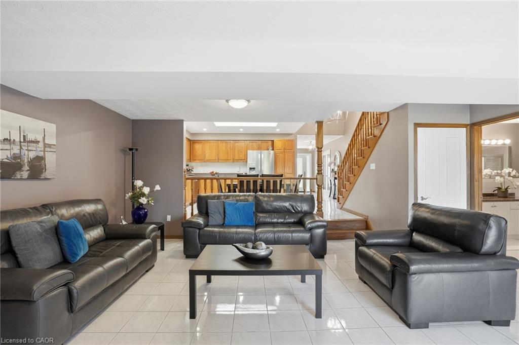32 Highbury Drive Property Photo 14