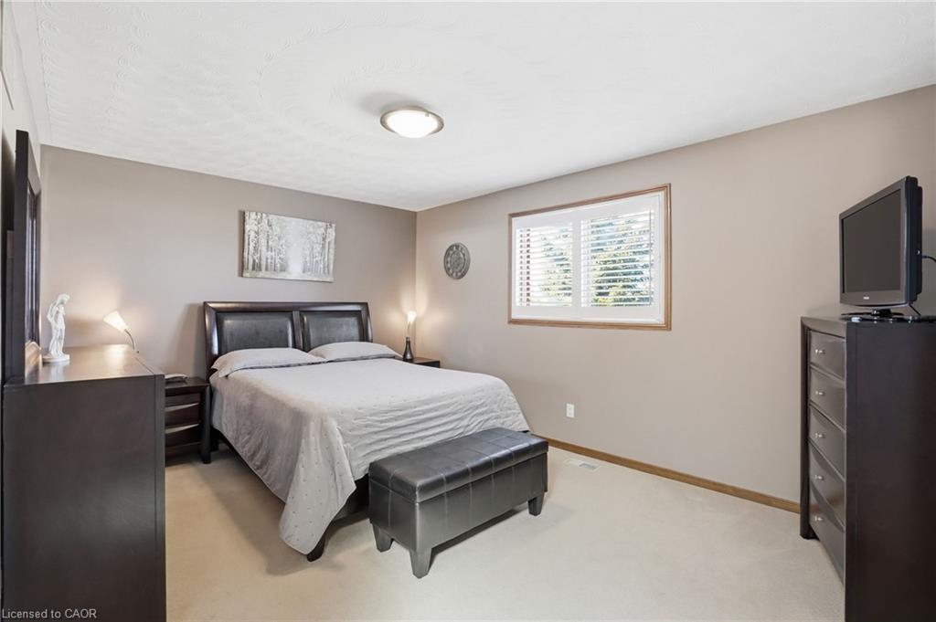32 Highbury Drive Property Photo 20