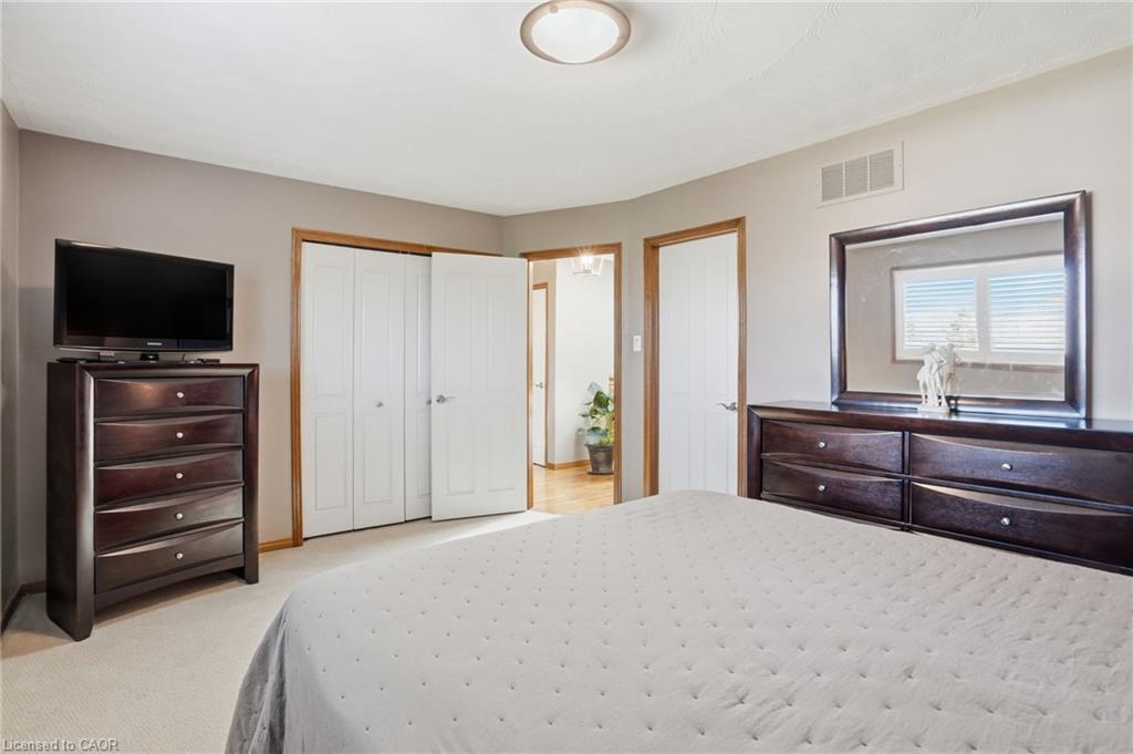 32 Highbury Drive Property Photo 21
