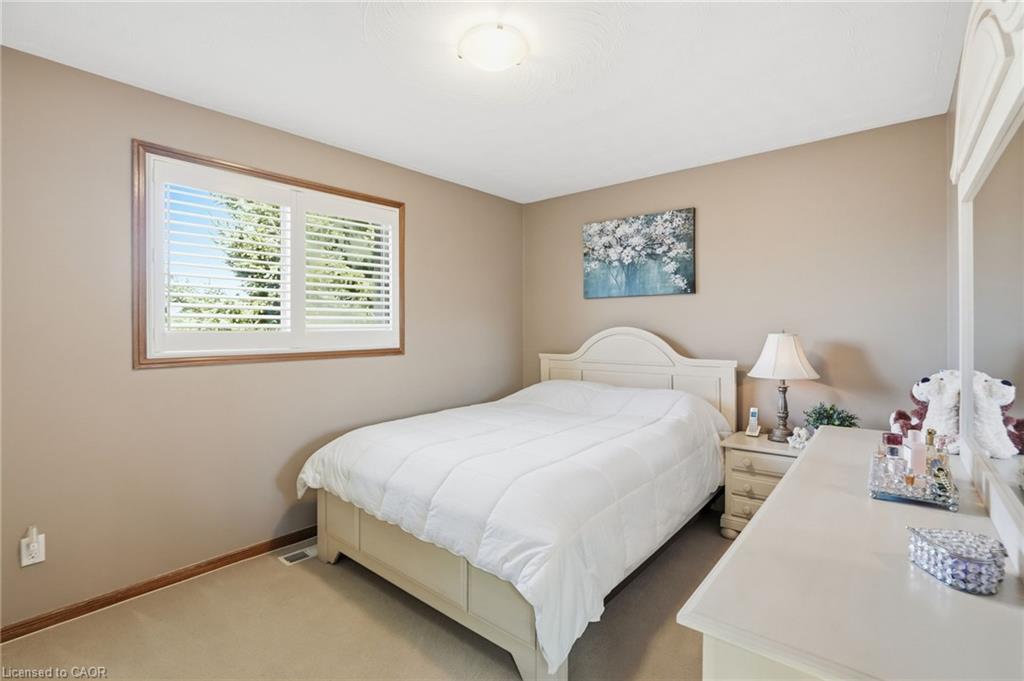 32 Highbury Drive Property Photo 22