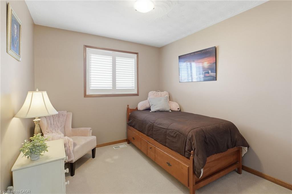 32 Highbury Drive Property Photo 24