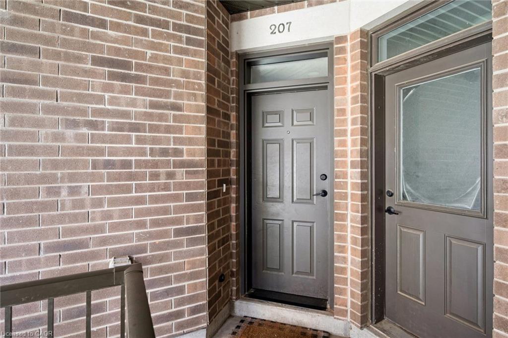 207-333 Gosling Gardens Property Photo 5