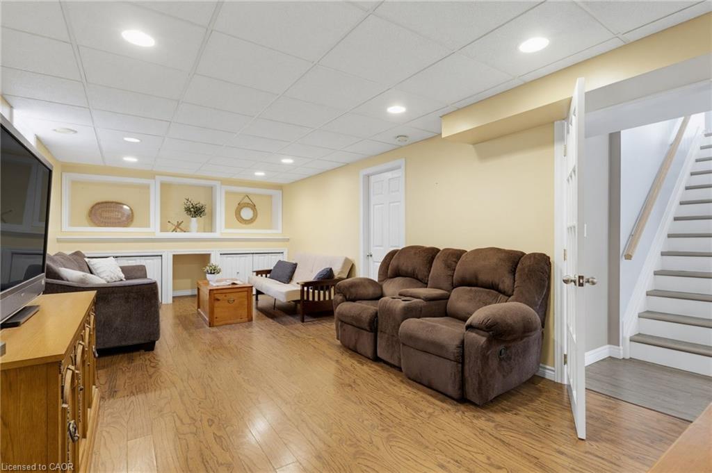 915 St George Street Property Photo 17