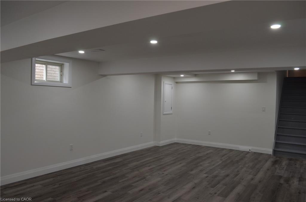 275 Locheed Drive Property Photo 6