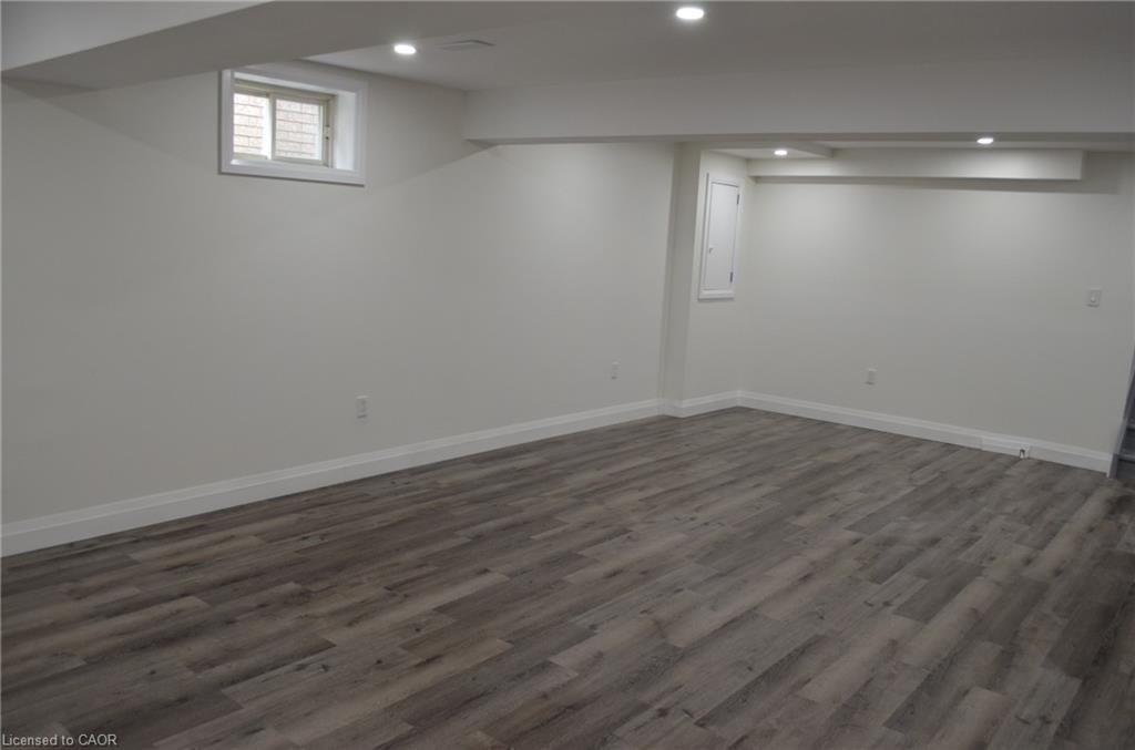 275 Locheed Drive Property Photo 7