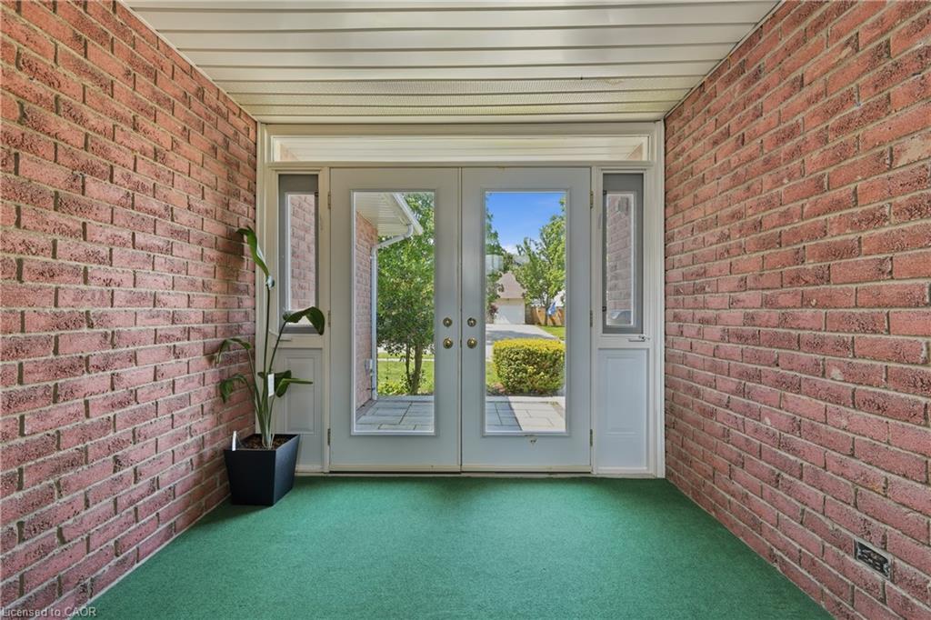 5062 Friesen Boulevard Property Photo 3