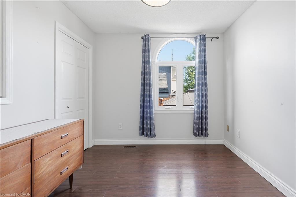 5062 Friesen Boulevard Property Photo 13