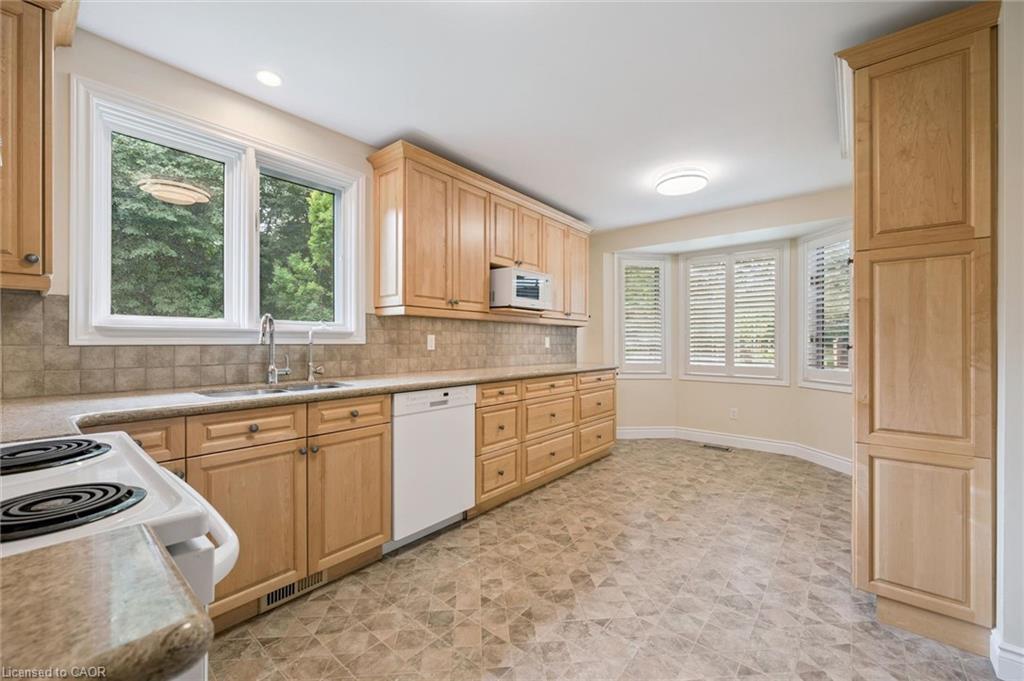 4-311 George Street N Property Photo 9