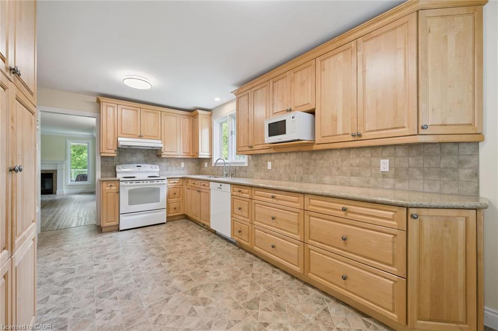 4-311 George Street N Property Photo 11
