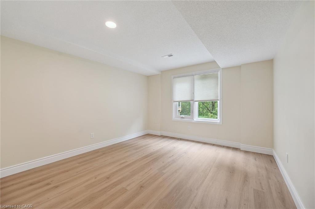 4-311 George Street N Property Photo 29