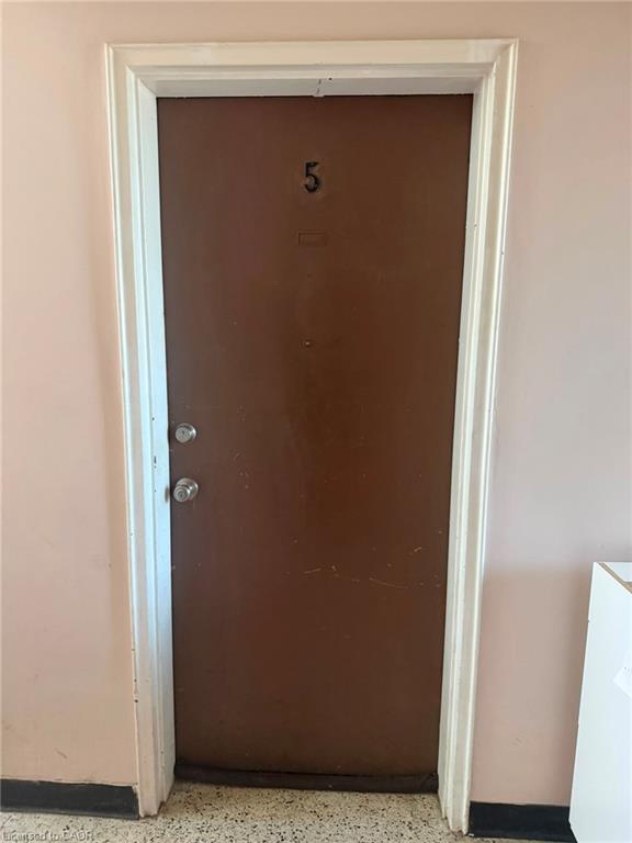 5-449 Hazel Street Property Photo 2