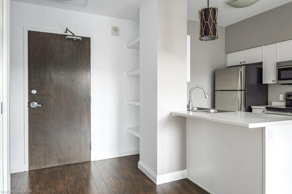412-112 King Street E Property Photo 8