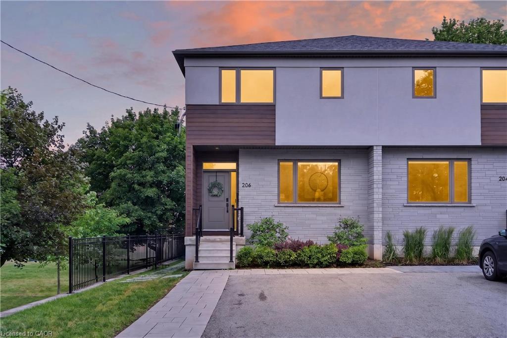 206 Canada Street Property Photo 1