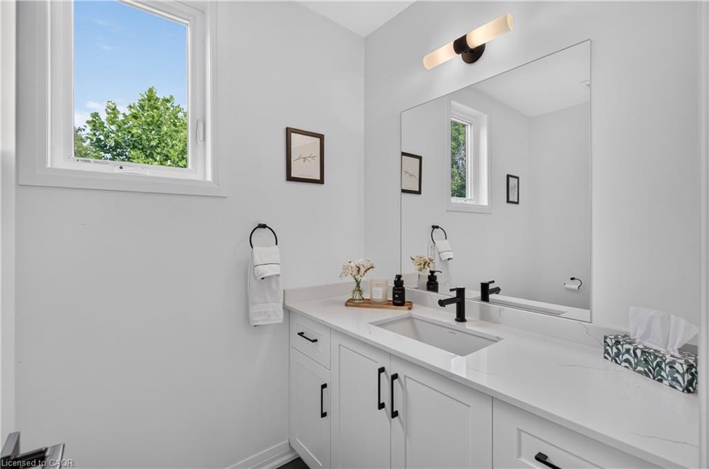 206 Canada Street Property Photo 27