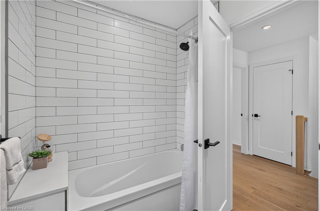 206 Canada Street Property Photo 36